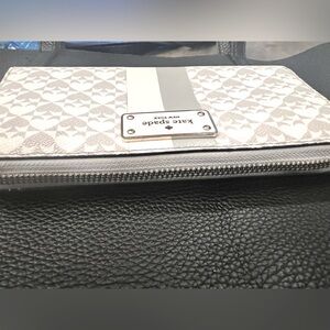 Kate Spade Zippy Wallet